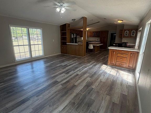 4th image of 114 County Road 4001