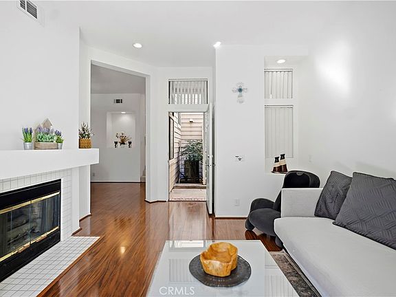 5th image of 4900 N Grand Ave APT 215