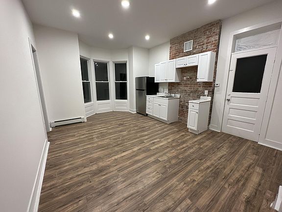 2nd image of 550 Congress St #1F