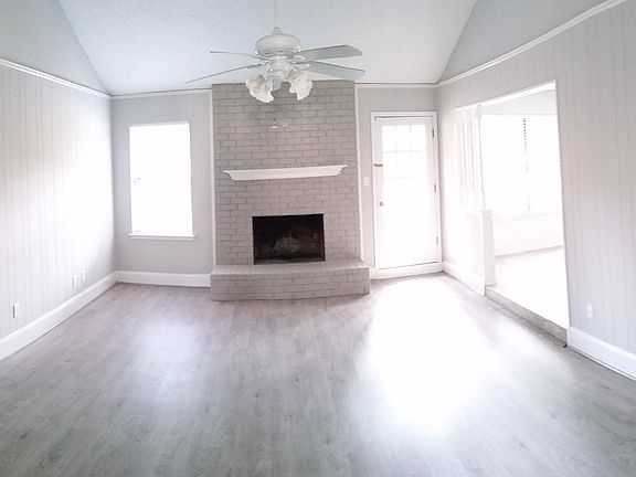 3rd image of 5704 Village Glen Trl