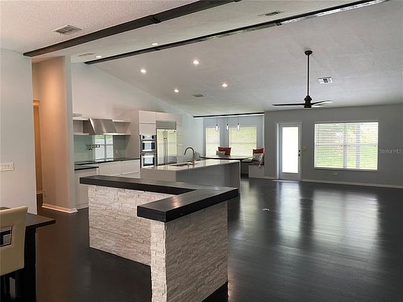 3rd image of 674 Winding Lake Dr