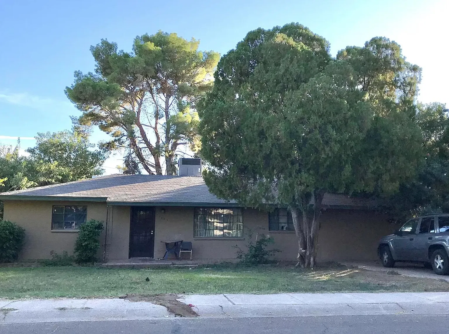 4 bed, 1900 sqft, $2,000 — Photo 1