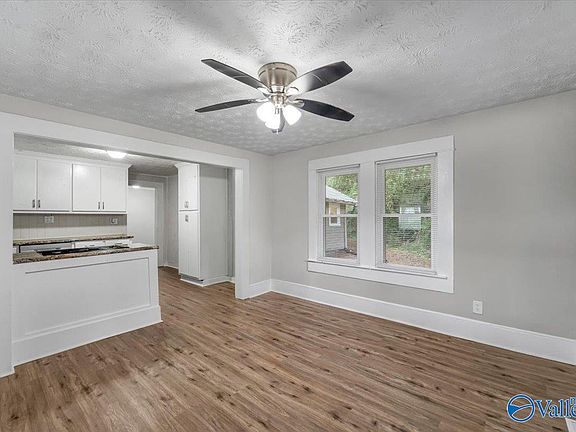 5th image of 1109 Moore Ave NW