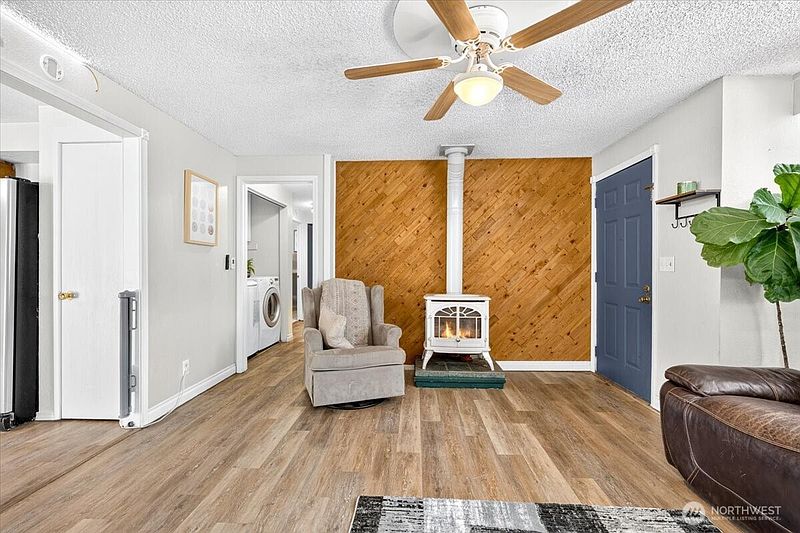 4th image of 206 Maxwell Street