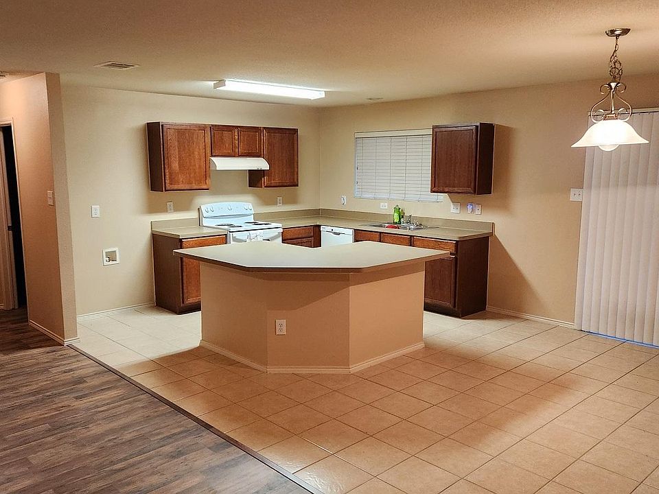 2nd image of 3334 Tobago Rd
