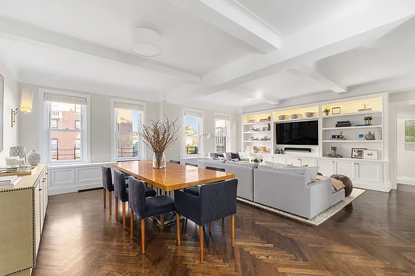 Sold by Compass | media 18