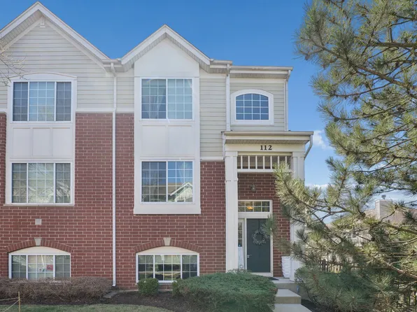 112 Morgans Gate Dr, Wood Dale, IL 60191