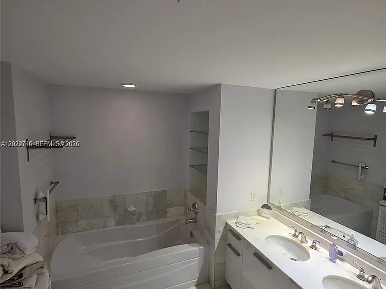 1060 Brickell Ave #2201 — Photo 25