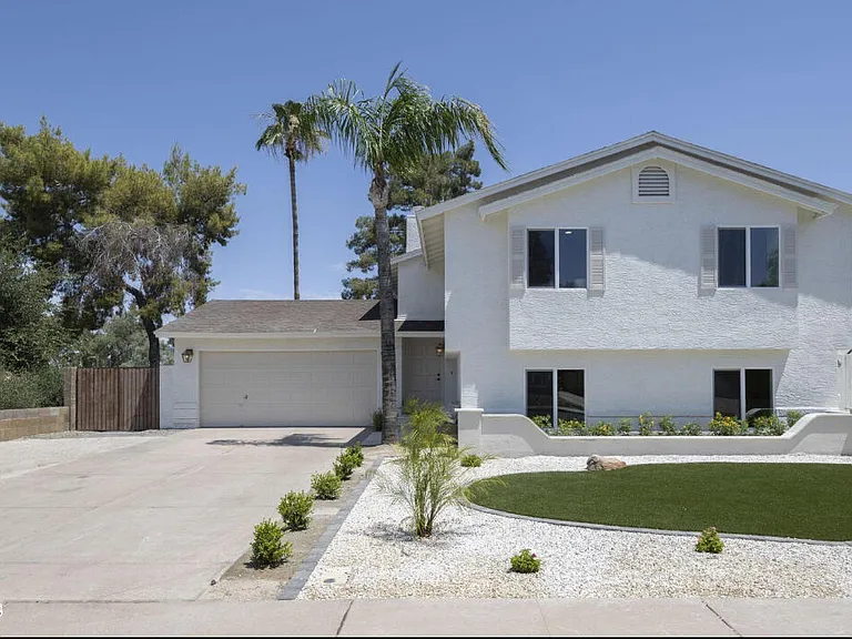 626 E Palomino Dr — Photo 18