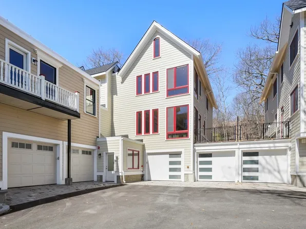 147 Grampian Way #4, Boston, MA 02125