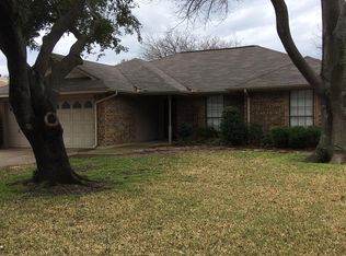 909 Branch Creek Dr, Mansfield, TX 76063