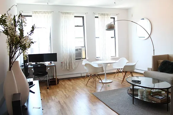 Rented by Level Group | media 27