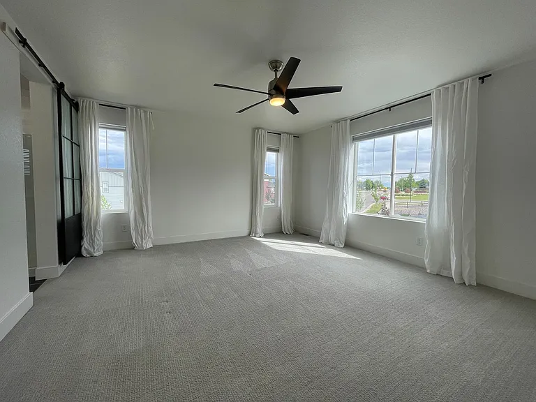 58 Marlowe Dr — Photo 21