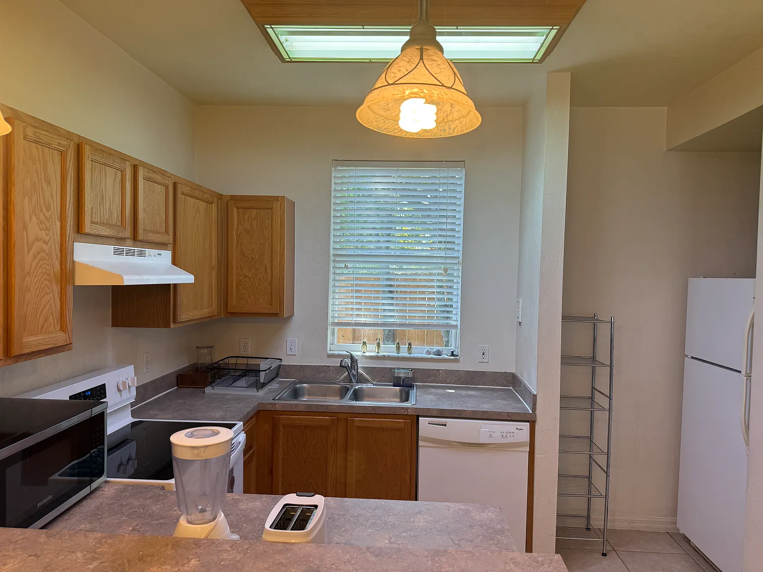 2 bed, 2.5 bath, 1114 sqft, $1,500 — Photo 2