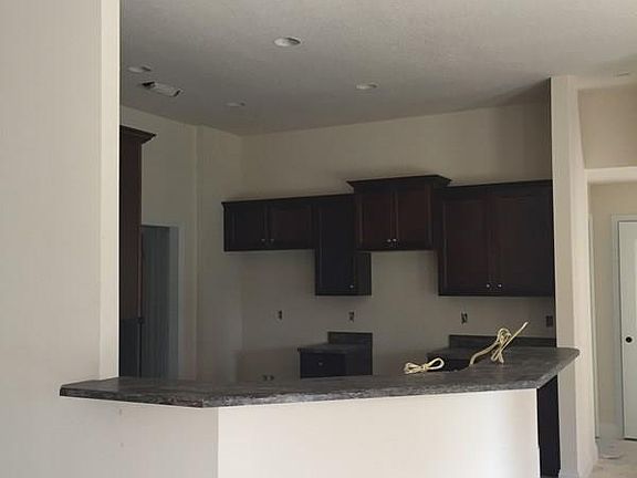 3rd image of 41 Wood Cedar Dr