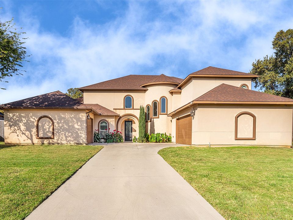 1st image of 612 Waterchase Dr