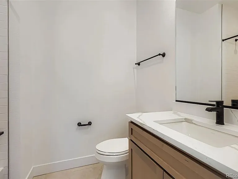 10994 E Geddes Pl — Photo 16