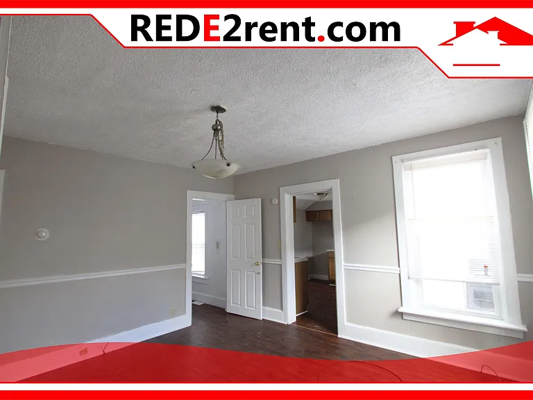 327 Vernon Ave — Photo 4