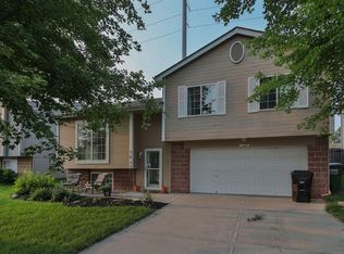 18728 R St, Omaha, NE 68135