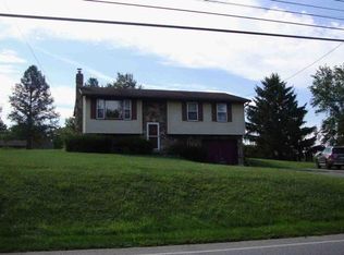 5922 York Rd, Spring Grove, PA 17362