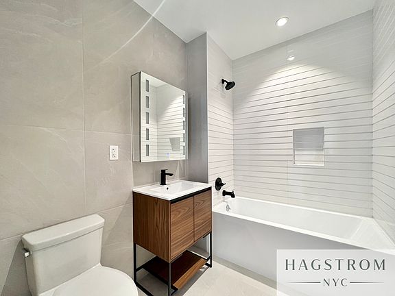 3rd image of 333 Linden Blvd APT 7E