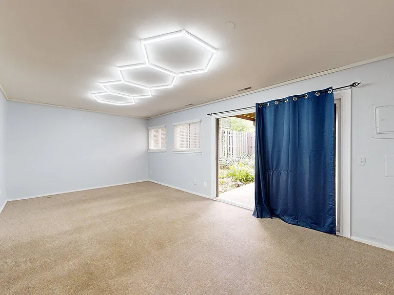 2609 Meade Ct — Photo 17