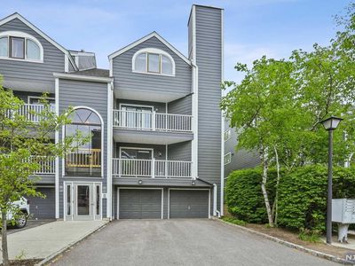 7 Triumph Ct #B, East Rutherford, NJ, 07073