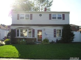 1412 Collidge St, Bellmore, NY 11710