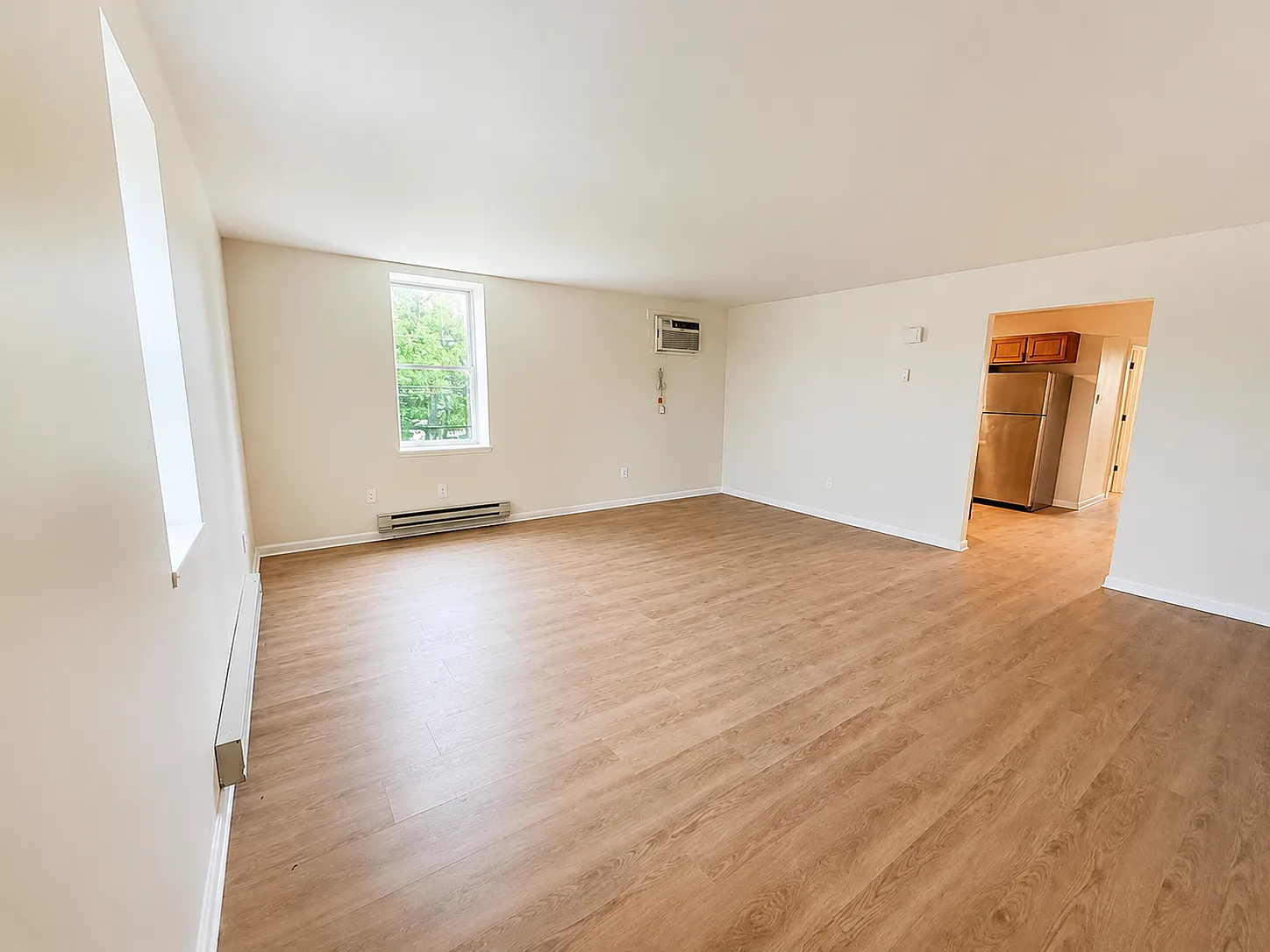2 bed, 1050 sqft, $1,795 — Photo 4
