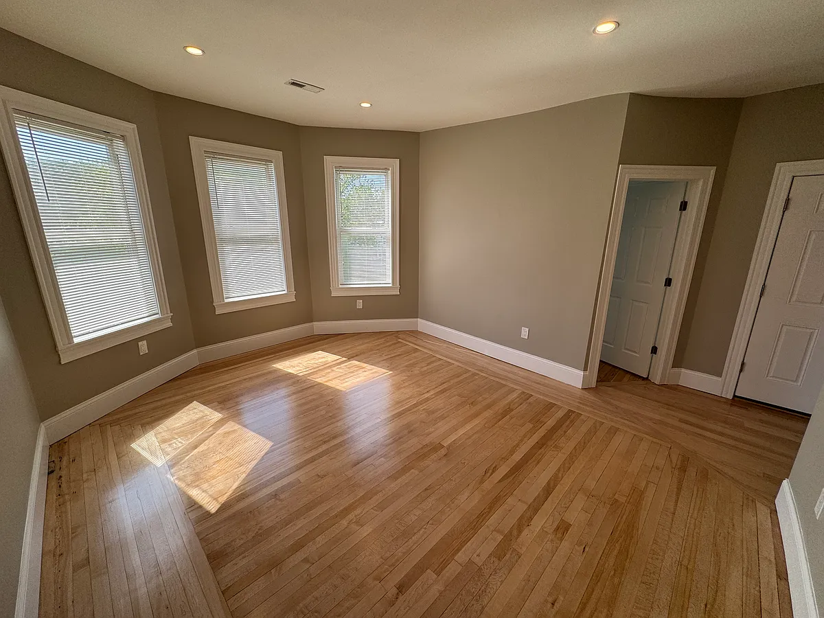 Building Photo - 29 Cameron Ave #3A