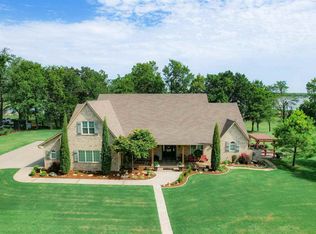 35 E Lake Dr, Ponca City, OK 74604