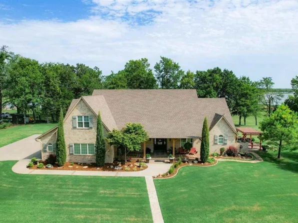 35 E Lake Dr, Ponca City, OK 74604