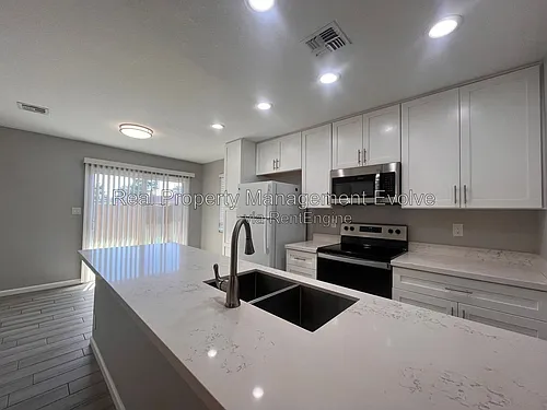 408 W Blackhawk Dr #1 Photo 1