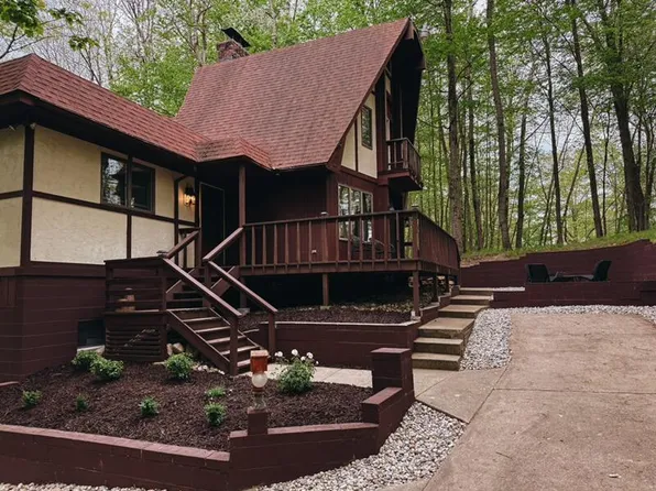 9550 Pere Marquette Dr, Stanwood, MI 49346