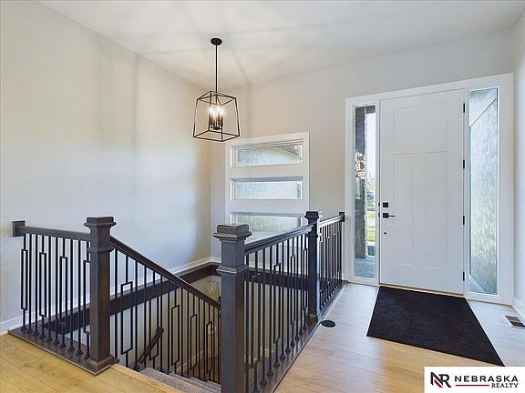 4th image of 11614 Slayton St