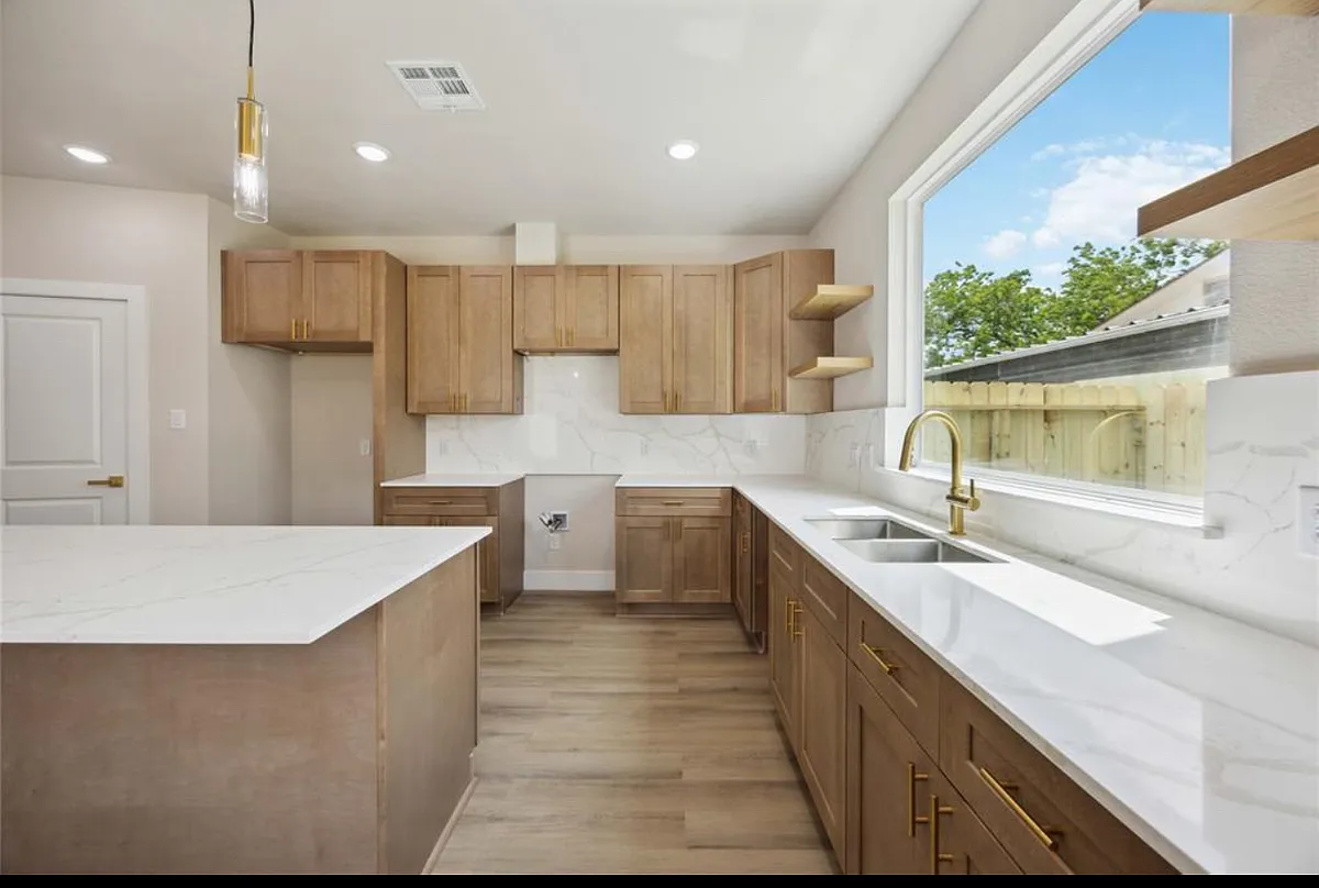 Building Photo - 222 Canino Rd #A