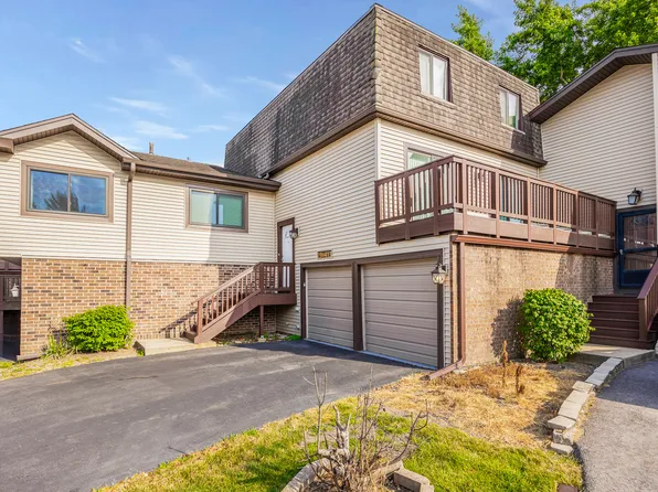 29W413 Crabtree Ln, Warrenville, IL 60555