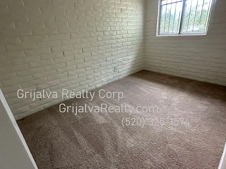 3325 S Elson Ave — Photo 9
