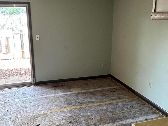 5th image of 1211 Woodbrook Ct #35