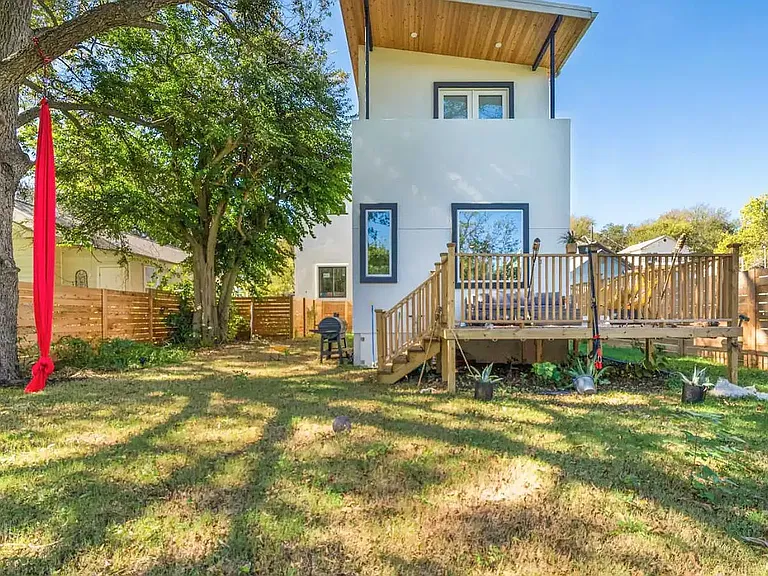1301 Luna St #2 — Photo 1