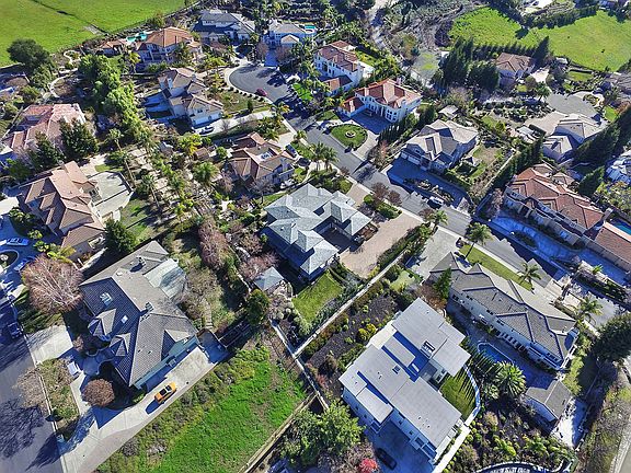 3rd image of 701 Vista Hill Ter