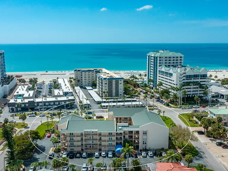 Steps to Lido Beach!