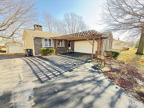 3rd image of 7407 Baer Rd