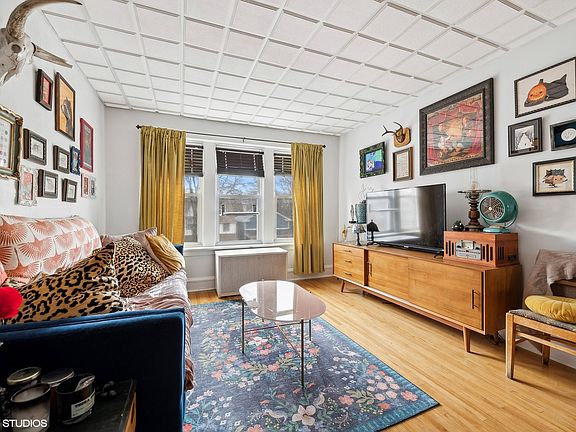2nd image of 4955 N Seeley Ave #2