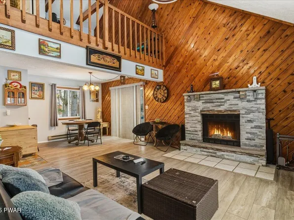 6030 Boardwalk Dr, Tobyhanna, PA 18466