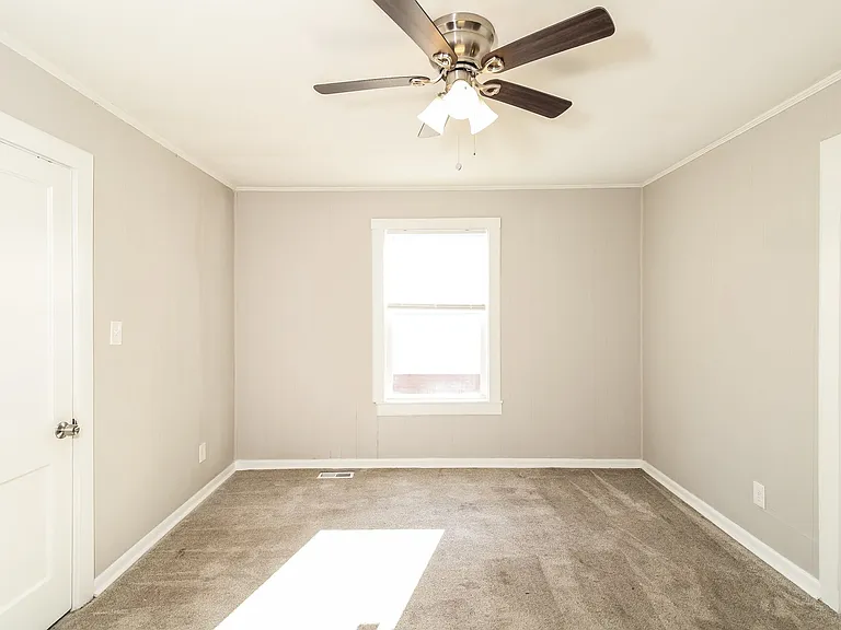 572091_022_main_bedroom_13157157.jpg