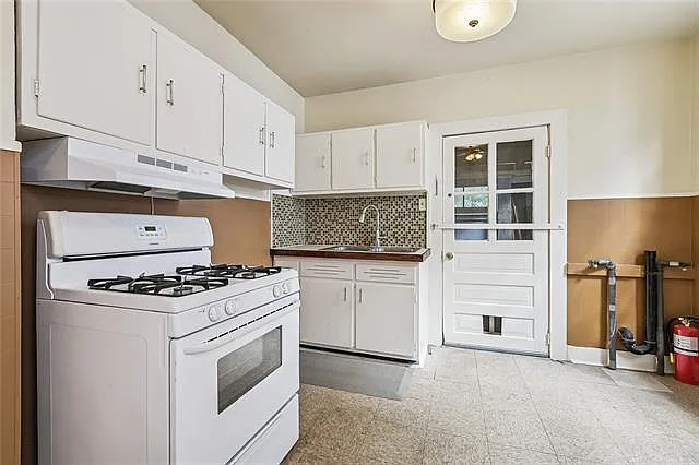 1022 Port St — Photo 8