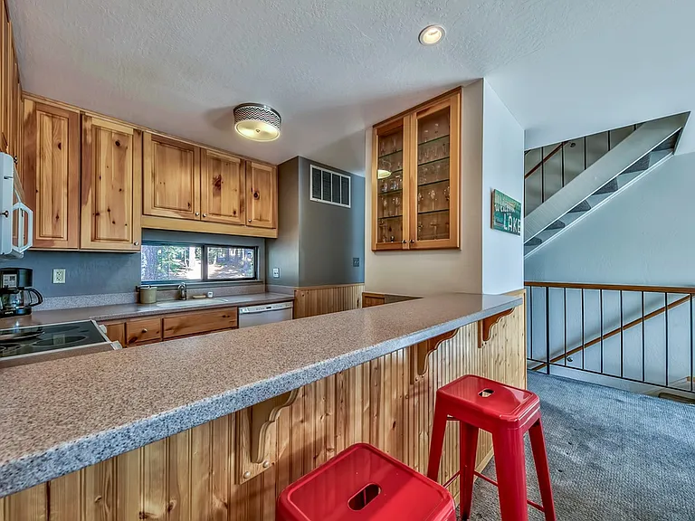 5101 N Lake Blvd #20 — Photo 6