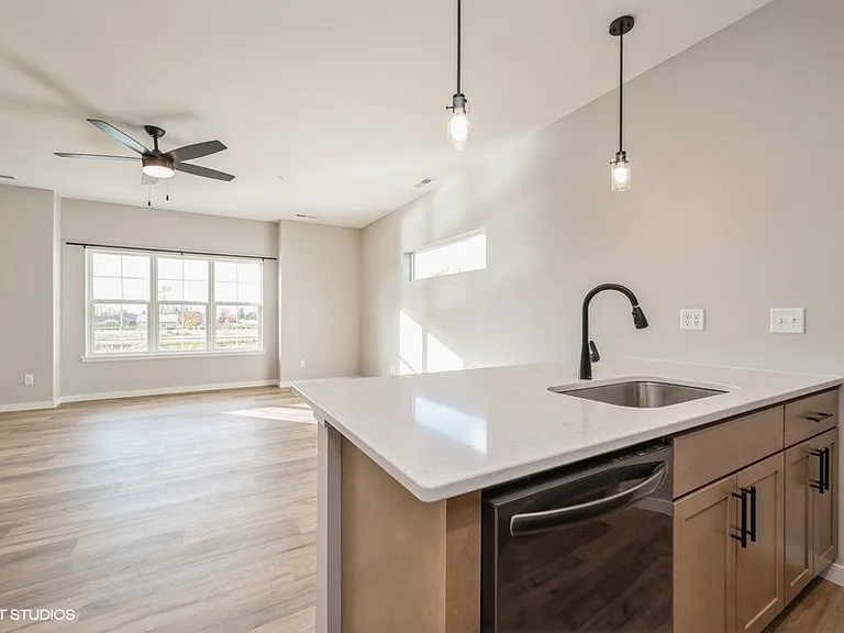Rookwood Commons — Photo 15