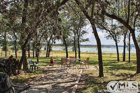 3rd image of 923 Lake Island Dr